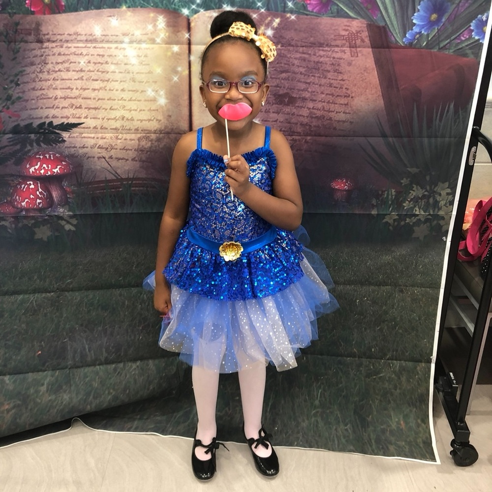 Dance Costume - Picture 1 of 2
